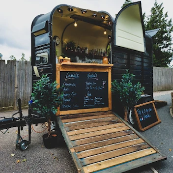 The Boxed Inn | Vintage Mobile Bar Hire