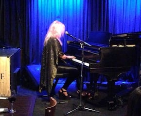 Fantastic Singer & Pianist Jen Armstrong