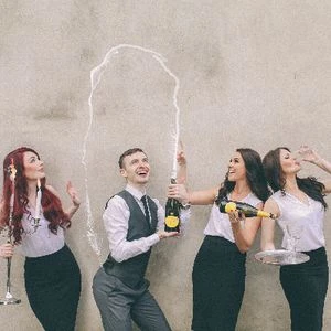 Undercover Artists - Singing Waiters