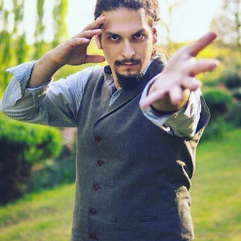 Vassilis - Mentalist | Hypnotist | Magician of the Mind