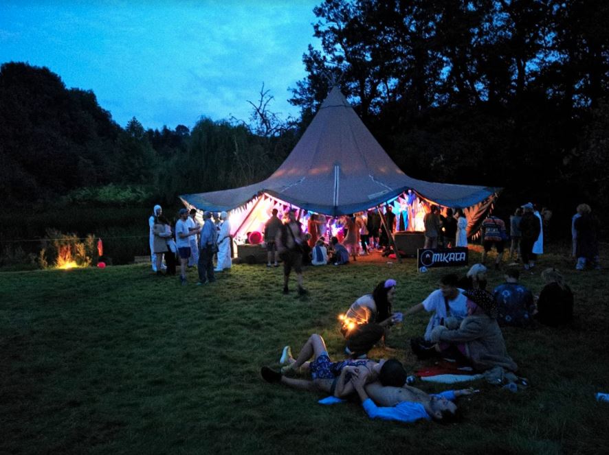Beautiful Giant Hat Tipi