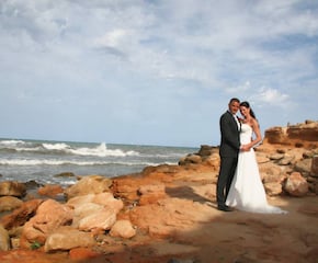 Reassuring Wedding Photography with calmness, fun  and professionalism.