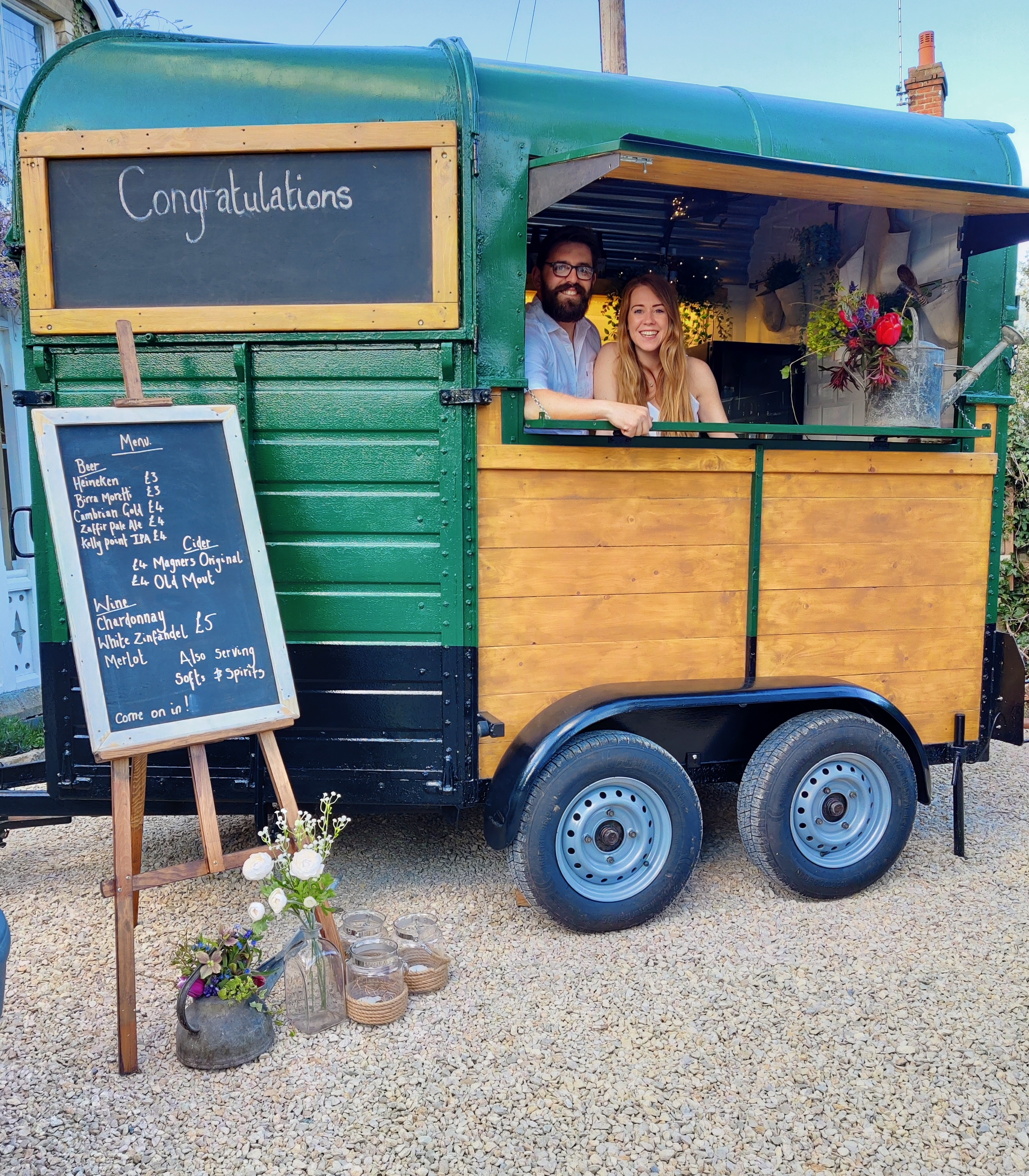 Unique Amélie's Little Horsebox Bar