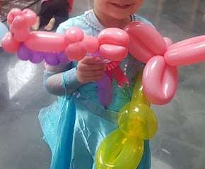 Face Painting & Balloon Twisting For Your Child To Joy