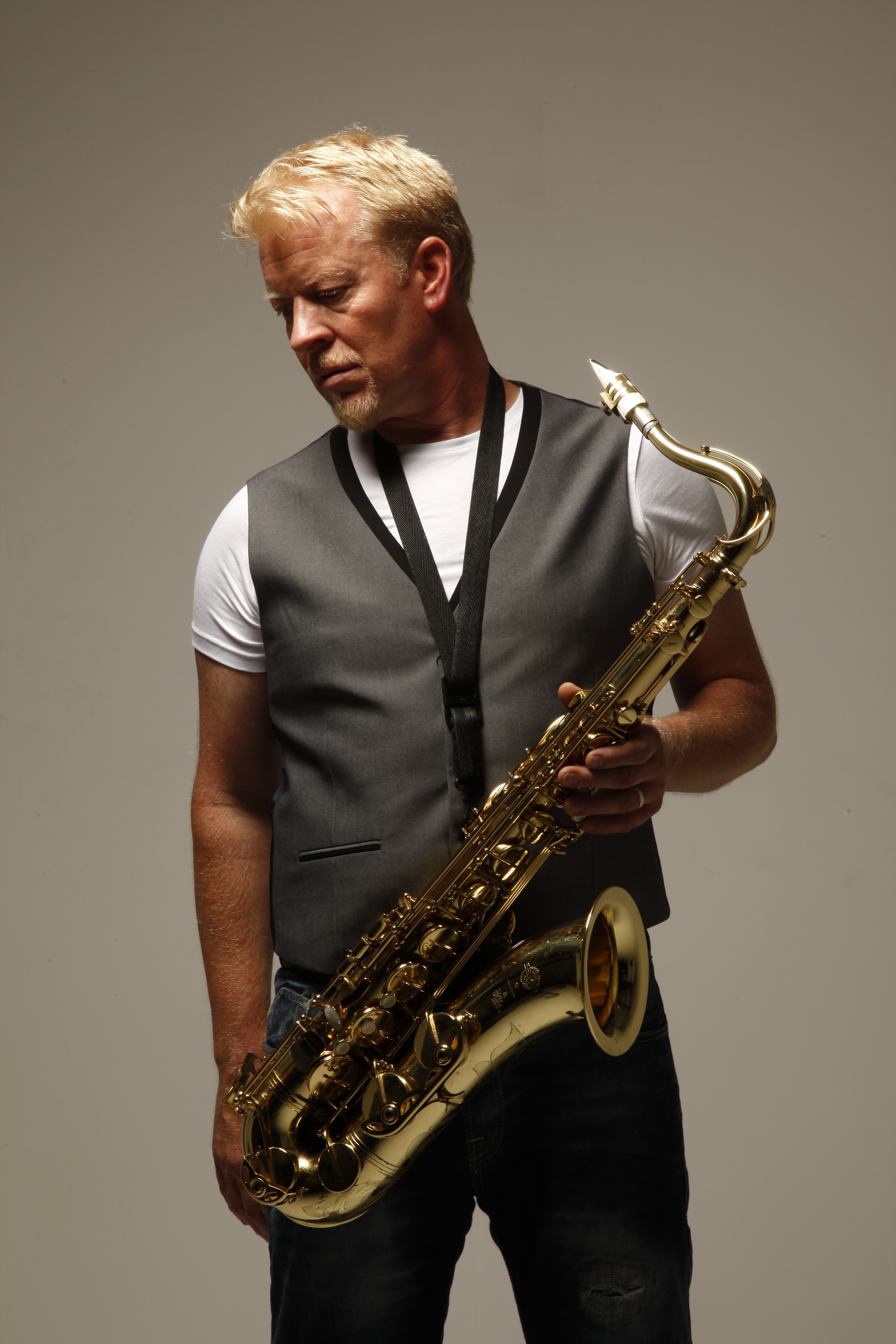 Saxophones, Bongos & Vocals with Christian Beck