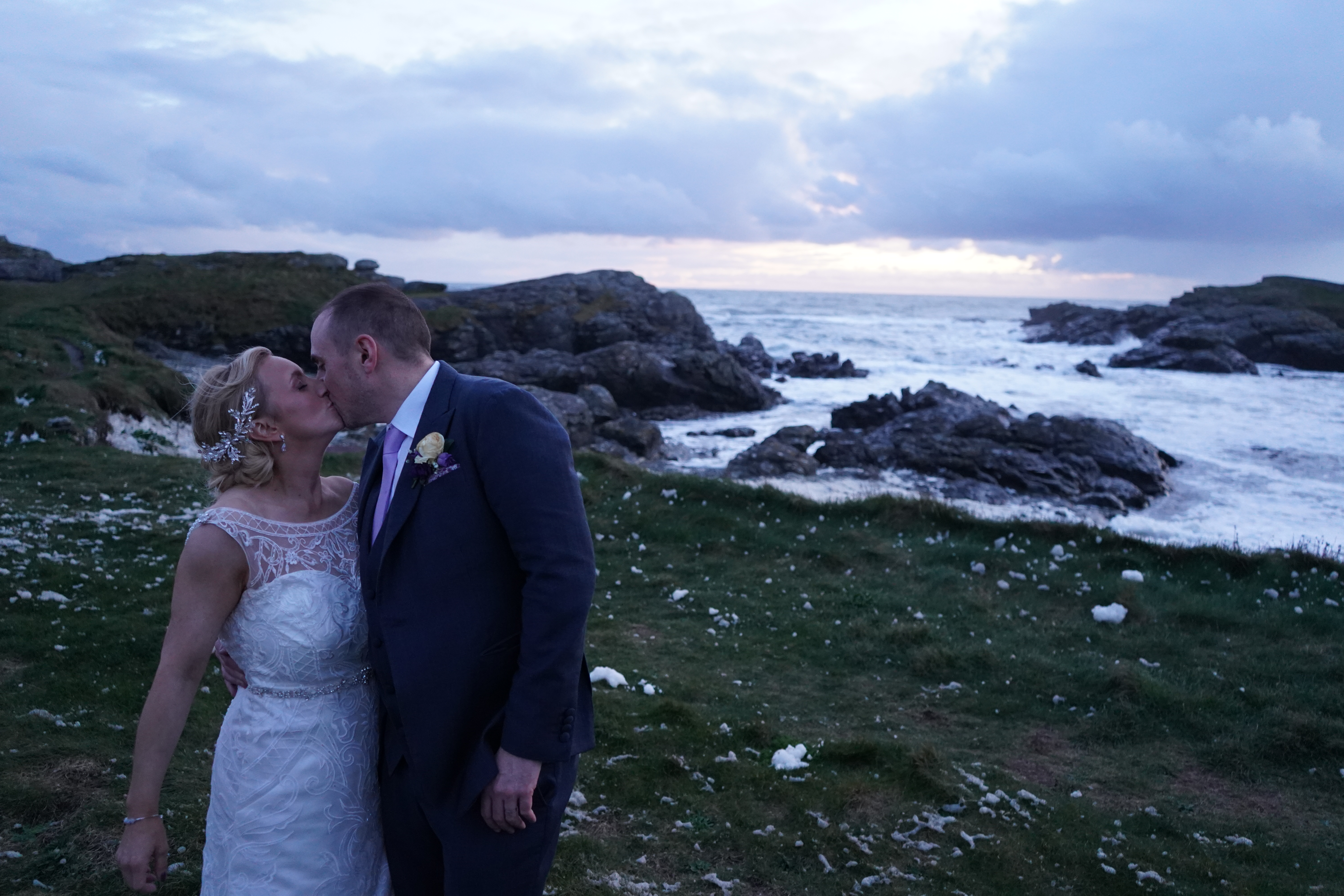 Unobtrusive & Relaxed Wedding Video Highlights Film