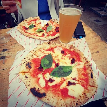 O Vesu Van Neapolitan Pizza