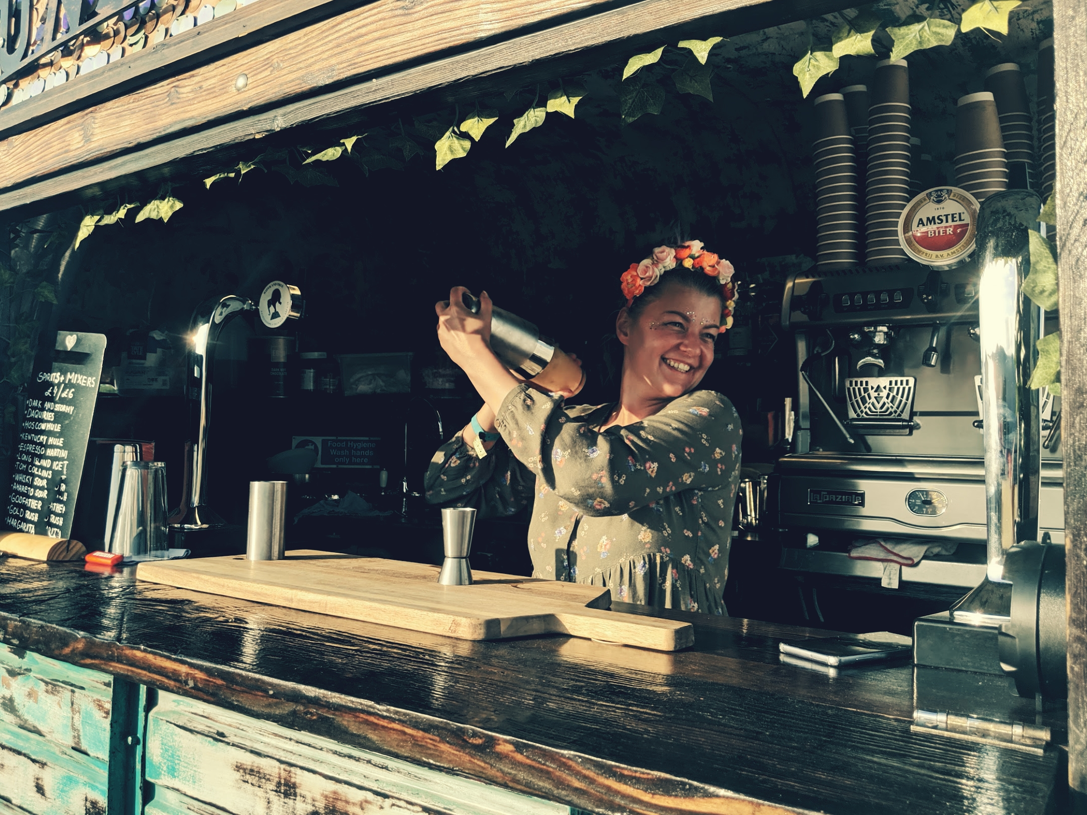 Quickly Bar Serve an Array of Alcoholic Drinks